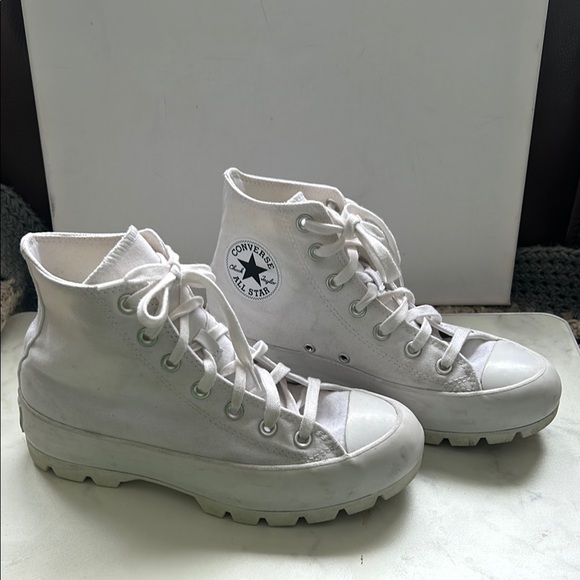 Converse Shoes - White Converse Chuck Taylor 2.0 Lugged High Top Platform Size 8 Women